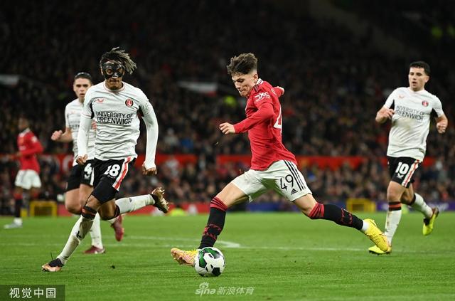 里亚的右后 里亚的右后